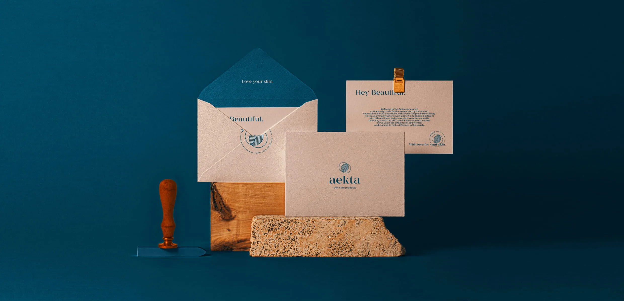 Aekta Branding Showcase by Bruvvv - A Skin Care Product
